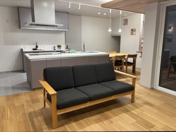 レンタル家具　おしゃれ　富山　無垢材　ミヤモト家具　完成見学会